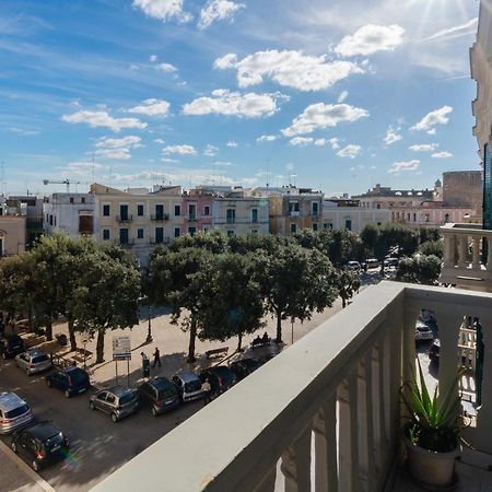 Plaza Apartment Bitonto Luaran gambar