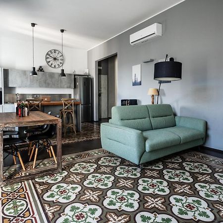 Plaza Apartment Bitonto Luaran gambar