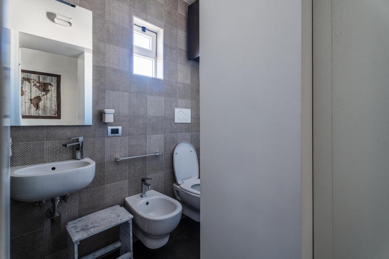Plaza Apartment Bitonto Luaran gambar